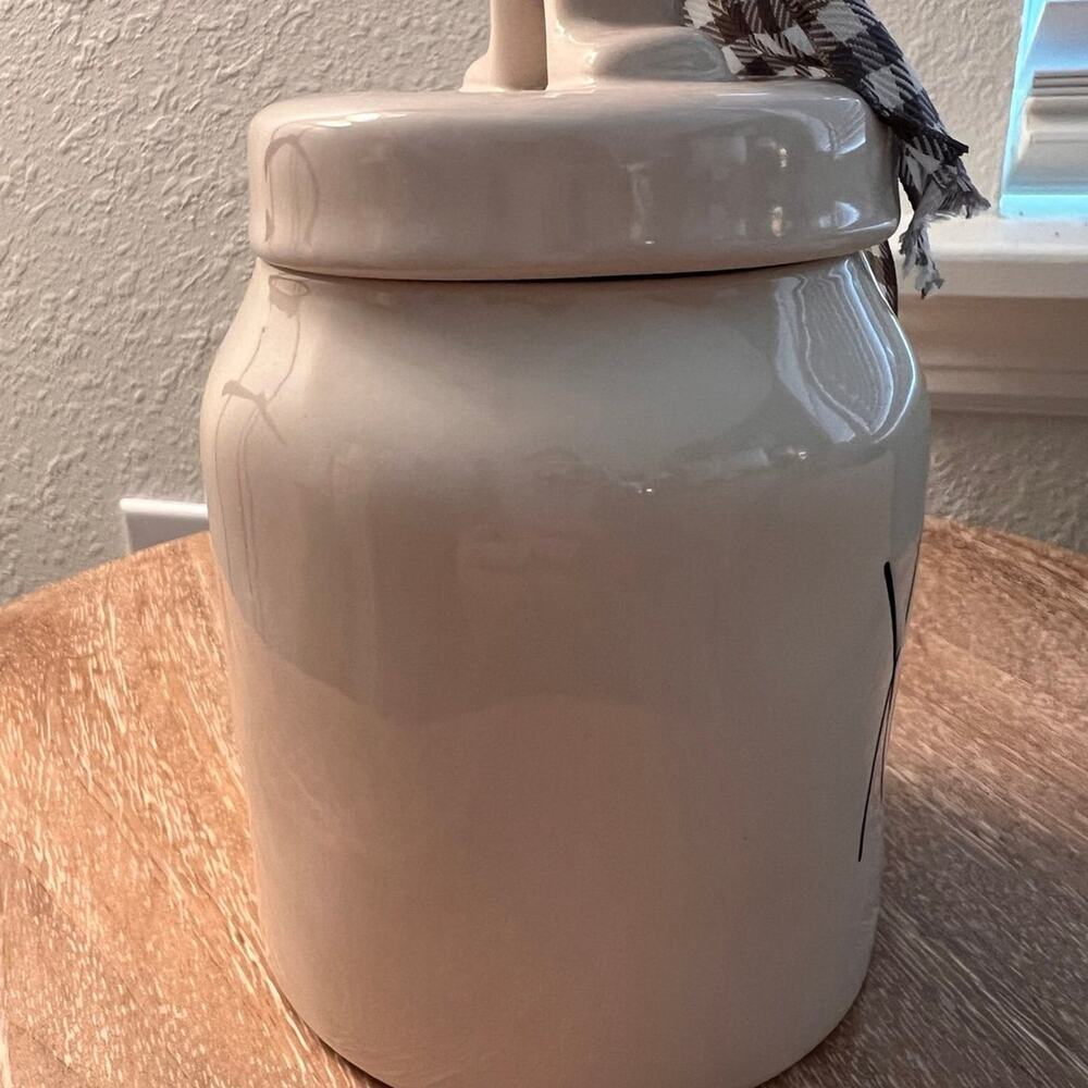 Rae Dunn XOXO Small Canister - Picture 4 of 5